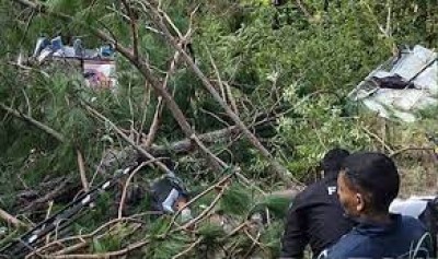 उत्तराखंड के पौड़ी जिले में बारात ले जा रही बस दुर्घटनाग्रस्त, 25 लोगों की मौत