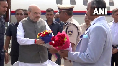 छत्तीसगढ़: केंद्रीय गृह मंत्री अमित शाह रायपुर एयरपोर्ट पहुंचे।