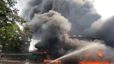नवी मुंबई की 3 केमिकल कंपनियों में लगी आग, कोई हताहत नहीं