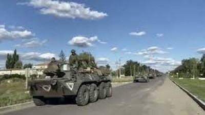 यूक्रेन के घेरने के बाद रूस ने प्रमुख शहर से अपने सैनिकों को वापस बुलाया