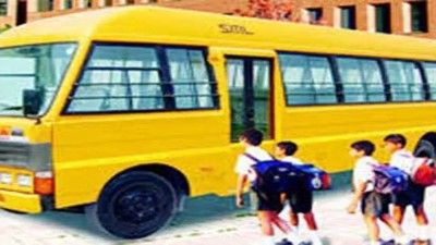 नोएडा: स्कूल बस, कैंट की टक्कर में बस चालक समेत आधा दर्जन बच्चे घायल, मामला दर्ज