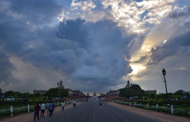 मौसम विभाग ने दिल्ली में बादल छाए रहने, मध्यम बारिश की संभावना जतायी