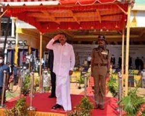 उपराष्ट्रपति नायडू ने तमिलनाडु पुलिस को ‘प्रेसिडेंट्स कलर्स’ प्रदान किया