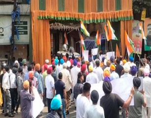खालिस्तानी विवाद : कोलकाता में भाजपा कार्यालय के समक्ष सिख समुदाय के लोगों ने किया प्रदर्शन
