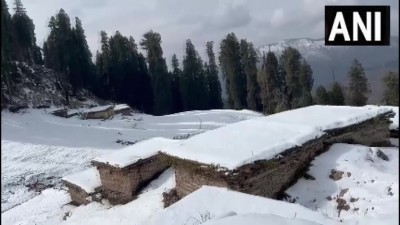 जम्मू कश्मीर में ऊंचाई वाले इलाकों में बर्फबारी से मुगल रोड बंद